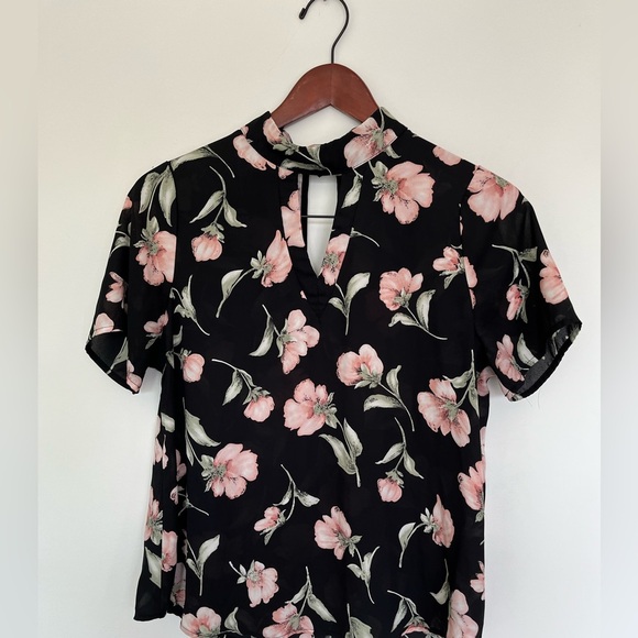 Sienna Sky Floral Black and Pink Women's Top size medium - Picture 2 of 4